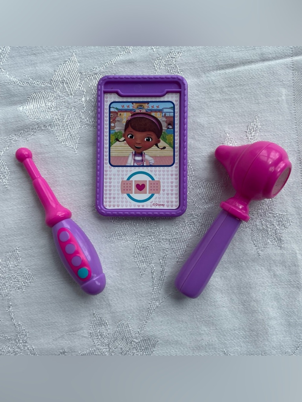 Doc McStuffins Medical Accessories Tools Otoscope Thermometer Doctors Badge Set